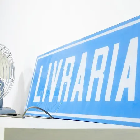 Downtown Doll's House * Lisboa